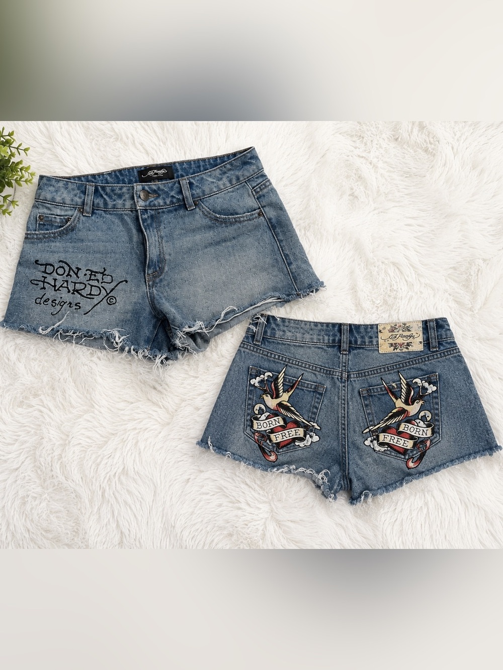 Ed Hardy Denim Tattoo Embroidered Cutoff Shorts Women’s Size 24 Y2K Low Rise
